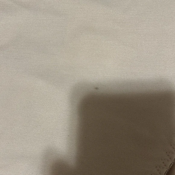 Leonisa - Picture 2 of 12